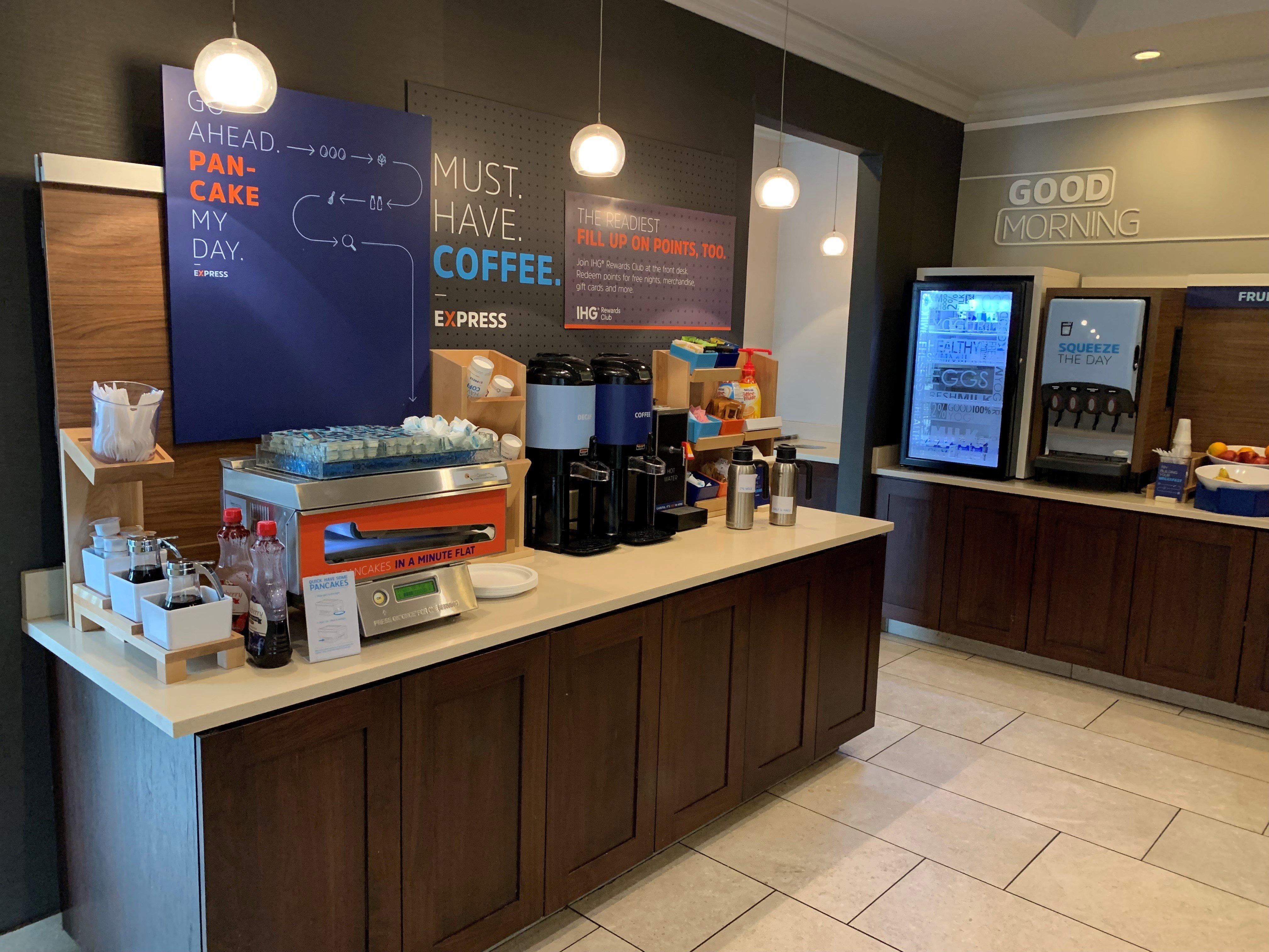 Holiday Inn Express Hotel & Suites St. Louis West-O'Fallon By Ihg Buitenkant foto